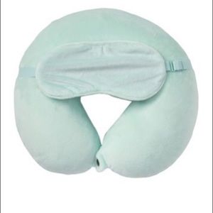 NWT CALPAK Memory Foam Neck Pillow and Eye Mask